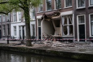 Explosie treft woning in de Professor Pigracht