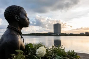 Herdenking van het trans-Atlantisch slavernijverleden in Flevoland